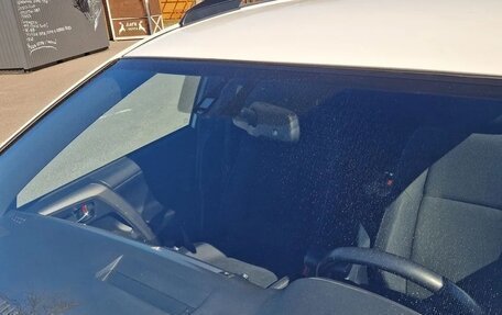 Toyota RAV4, 2018 год, 2 360 000 рублей, 18 фотография