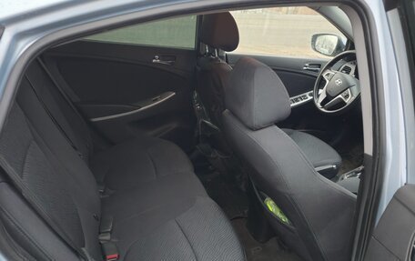 Hyundai Solaris II рестайлинг, 2012 год, 900 000 рублей, 12 фотография