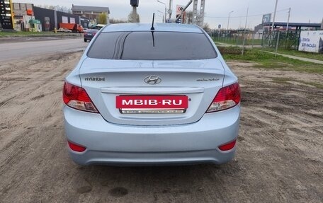 Hyundai Solaris II рестайлинг, 2012 год, 900 000 рублей, 5 фотография