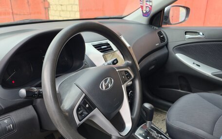 Hyundai Solaris II рестайлинг, 2012 год, 900 000 рублей, 18 фотография