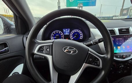 Hyundai Solaris II рестайлинг, 2012 год, 900 000 рублей, 16 фотография