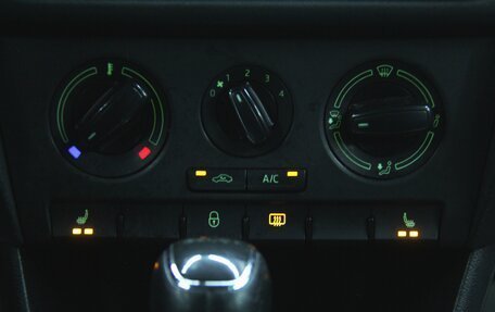 Skoda Rapid I, 2015 год, 1 028 000 рублей, 23 фотография