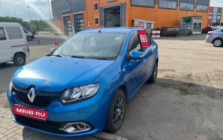 Renault Logan II, 2015 год, 350 000 рублей, 2 фотография