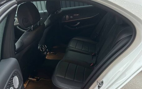 Mercedes-Benz E-Класс, 2020 год, 5 800 000 рублей, 16 фотография