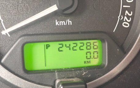 Land Rover Discovery III, 2005 год, 850 000 рублей, 8 фотография
