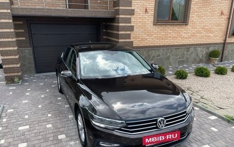 Volkswagen Passat B8 рестайлинг, 2020 год, 2 350 000 рублей, 5 фотография
