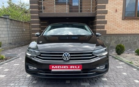 Volkswagen Passat B8 рестайлинг, 2020 год, 2 350 000 рублей, 2 фотография