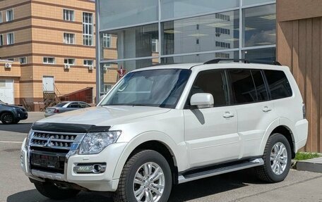 Mitsubishi Pajero IV, 2015 год, 2 895 000 рублей, 3 фотография