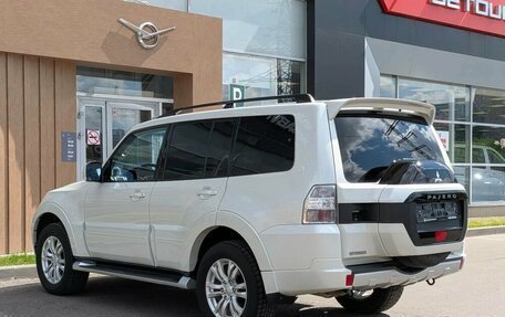 Mitsubishi Pajero IV, 2015 год, 2 895 000 рублей, 4 фотография