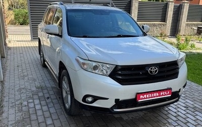 Toyota Highlander III, 2011 год, 1 350 000 рублей, 1 фотография