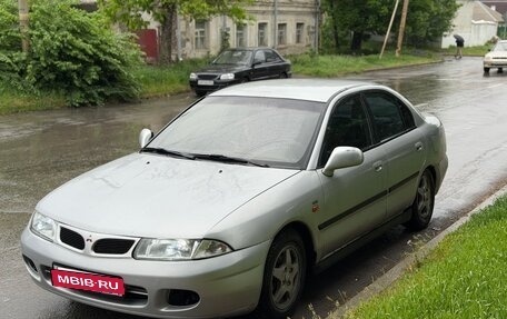 Mitsubishi Carisma I, 1998 год, 215 000 рублей, 1 фотография