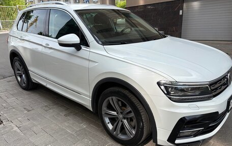Volkswagen Tiguan II, 2018 год, 2 950 000 рублей, 4 фотография