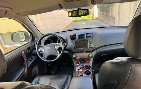 Toyota Highlander III, 2011 год, 1 350 000 рублей, 5 фотография