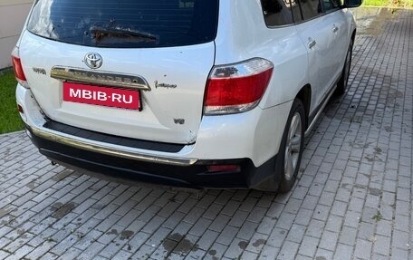 Toyota Highlander III, 2011 год, 1 350 000 рублей, 3 фотография