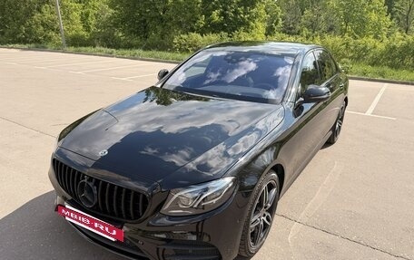 Mercedes-Benz E-Класс, 2019 год, 4 650 000 рублей, 4 фотография