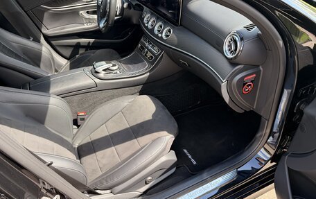 Mercedes-Benz E-Класс, 2019 год, 4 650 000 рублей, 18 фотография