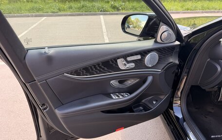 Mercedes-Benz E-Класс, 2019 год, 4 650 000 рублей, 25 фотография