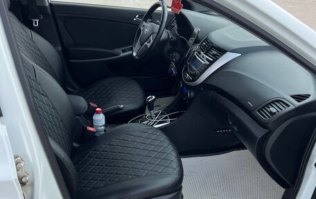 Hyundai Solaris II рестайлинг, 2012 год, 820 000 рублей, 9 фотография