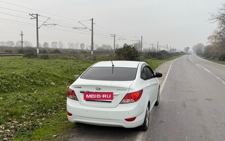 Hyundai Solaris II рестайлинг, 2012 год, 820 000 рублей, 4 фотография