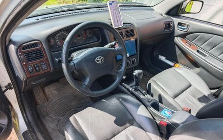 Toyota Avensis III рестайлинг, 2001 год, 900 000 рублей, 5 фотография
