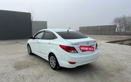 Hyundai Solaris II рестайлинг, 2012 год, 820 000 рублей, 5 фотография