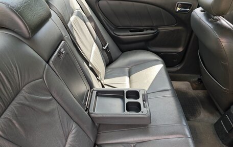Toyota Avensis III рестайлинг, 2001 год, 900 000 рублей, 13 фотография