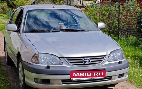 Toyota Avensis III рестайлинг, 2001 год, 900 000 рублей, 2 фотография