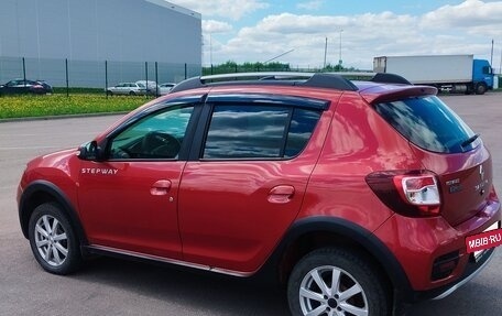 Renault Sandero II рестайлинг, 2015 год, 800 000 рублей, 2 фотография