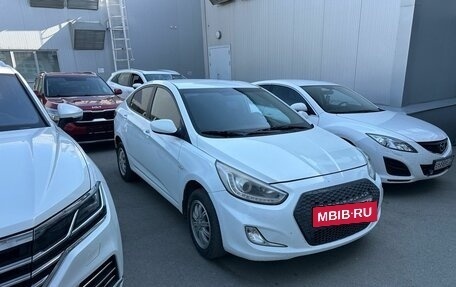Hyundai Solaris II рестайлинг, 2013 год, 899 900 рублей, 2 фотография