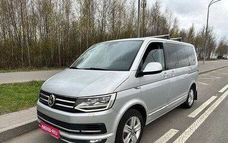 Volkswagen Multivan T6 рестайлинг, 2015 год, 3 000 000 рублей, 1 фотография