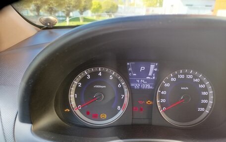 Hyundai Solaris II рестайлинг, 2011 год, 750 000 рублей, 6 фотография