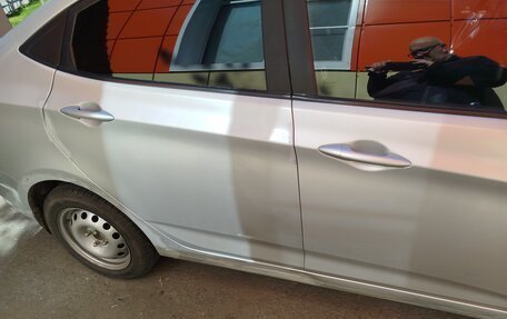 Hyundai Solaris II рестайлинг, 2011 год, 750 000 рублей, 8 фотография