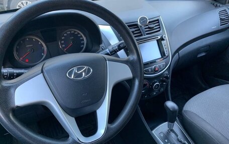 Hyundai Solaris II рестайлинг, 2011 год, 750 000 рублей, 4 фотография