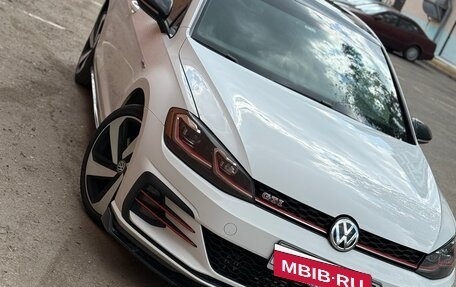 Volkswagen Golf GTI VII, 2020 год, 2 750 000 рублей, 2 фотография