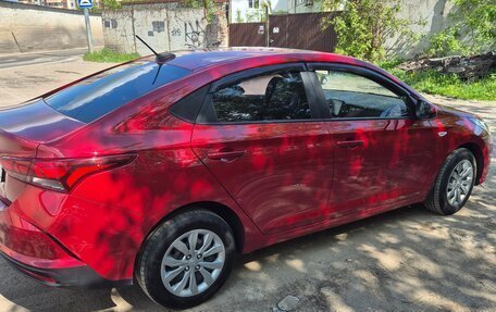 Hyundai Solaris II рестайлинг, 2021 год, 1 590 000 рублей, 13 фотография