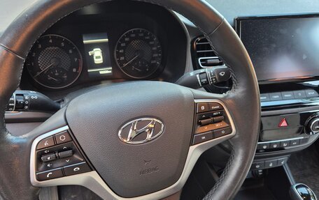 Hyundai Solaris II рестайлинг, 2021 год, 1 590 000 рублей, 16 фотография