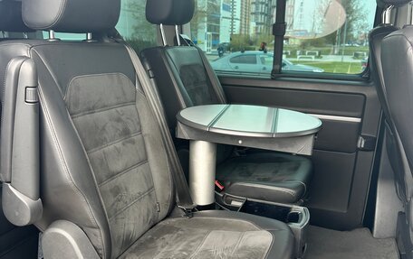 Volkswagen Multivan T6 рестайлинг, 2015 год, 3 000 000 рублей, 12 фотография