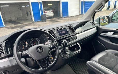 Volkswagen Multivan T6 рестайлинг, 2015 год, 3 000 000 рублей, 19 фотография