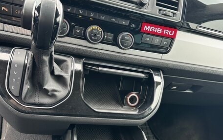Volkswagen Multivan T6 рестайлинг, 2015 год, 3 000 000 рублей, 9 фотография