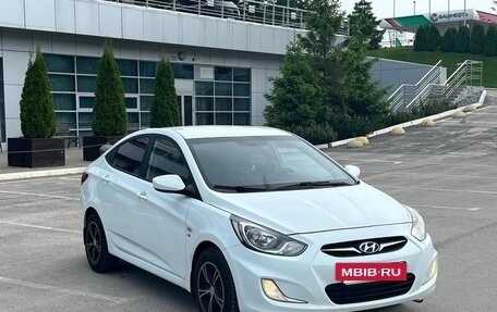 Hyundai Solaris II рестайлинг, 2011 год, 615 000 рублей, 2 фотография
