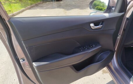 Hyundai Solaris II рестайлинг, 2018 год, 975 000 рублей, 7 фотография