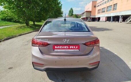Hyundai Solaris II рестайлинг, 2018 год, 975 000 рублей, 5 фотография