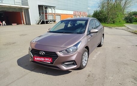 Hyundai Solaris II рестайлинг, 2018 год, 975 000 рублей, 3 фотография