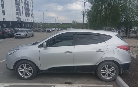 Hyundai ix35 I рестайлинг, 2013 год, 1 050 000 рублей, 2 фотография