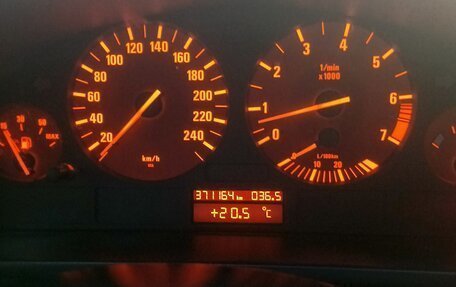BMW 5 серия, 2002 год, 630 000 рублей, 3 фотография