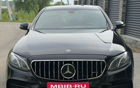 Mercedes-Benz E-Класс, 2018 год, 2 590 000 рублей, 1 фотография