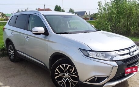 Mitsubishi Outlander III рестайлинг 3, 2017 год, 2 240 000 рублей, 1 фотография