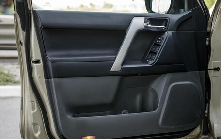 Toyota Land Cruiser Prado 150 рестайлинг 2, 2012 год, 2 198 000 рублей, 33 фотография