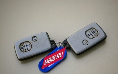 Toyota Land Cruiser Prado 150 рестайлинг 2, 2012 год, 2 198 000 рублей, 38 фотография
