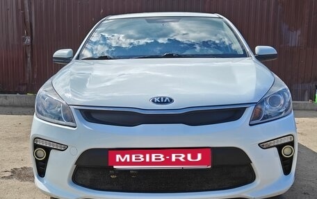 KIA Rio IV, 2018 год, 1 250 000 рублей, 2 фотография